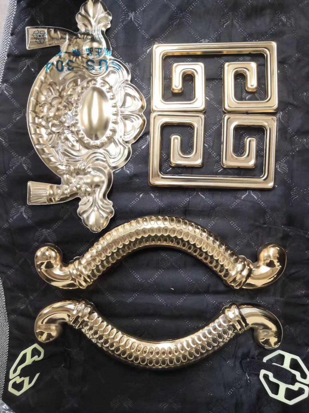 亚搏在线门装饰花